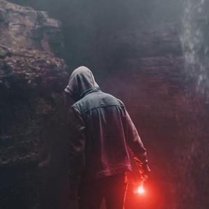 沟厕全景偷拍美女撒尿
