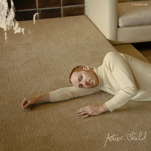 沟厕全景偷拍美女撒尿
